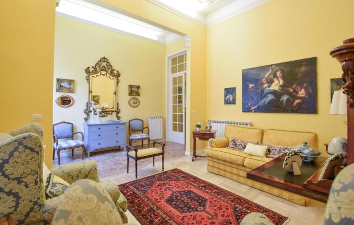 3 Bedroom Cozy Home In Viareggio