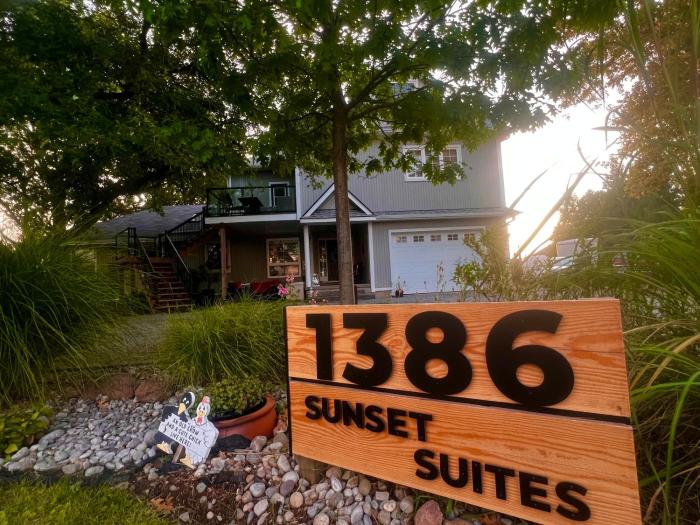 Sunset Suites in Niagara Wine Country