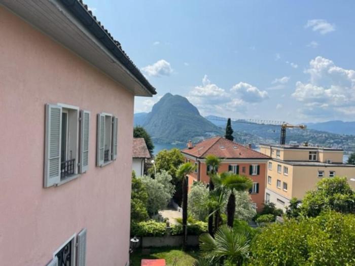 Sunny apartment in Lugano