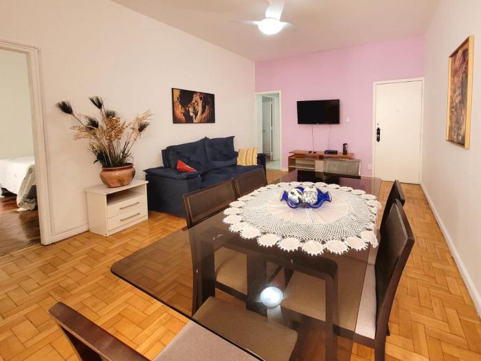 Aconchego em Copacabana - Espaço para Todos a 5 Min da Praia