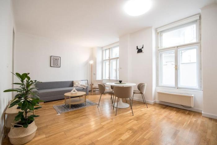 Urban Apartment Skorepka