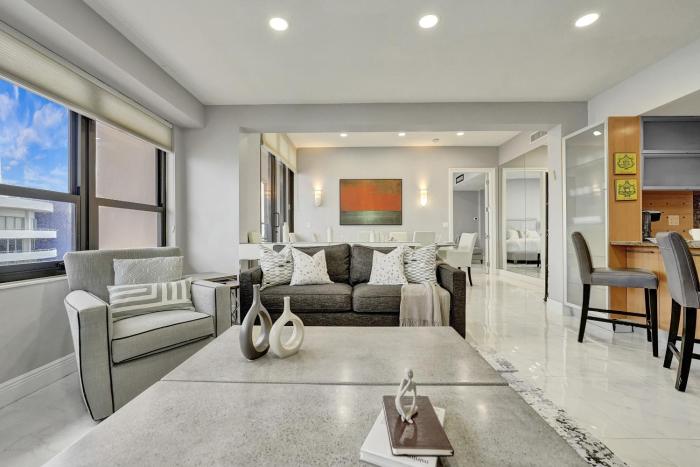 Luxury Penthouse 3BR 3BA Oceanfront PH7