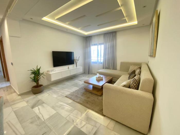 New 2024 Apartment - Malls, Beach & Train Station - Families Only