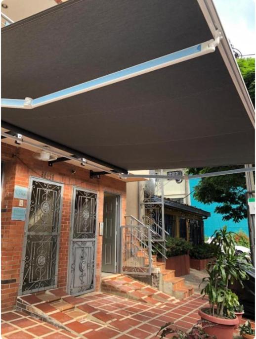 Apartaestudios contiguos cerca al Centro Comercial Fabricato