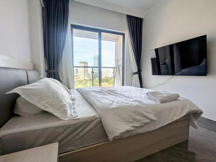 Claudio Homestay - 11th Floor - City Views - 55 UHD TV