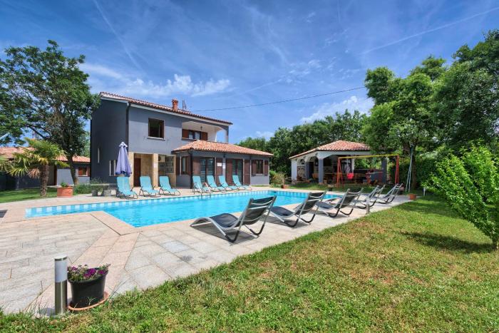 Villa Pula