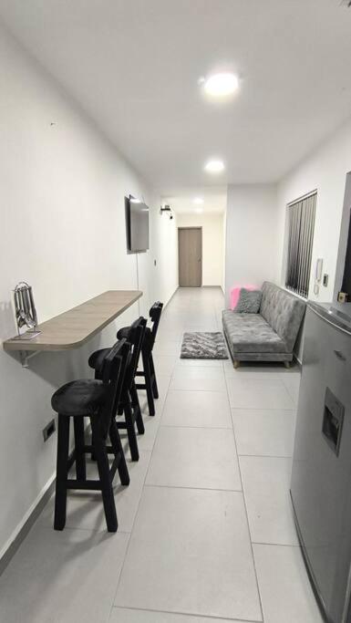 Apartamento 201 amplio Cerca Héroes