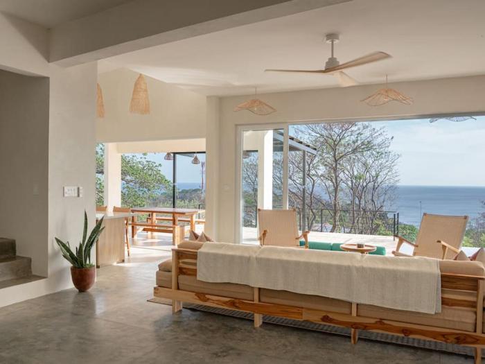 Casa Deriva - Modern 3 Bedroom AC with Pool