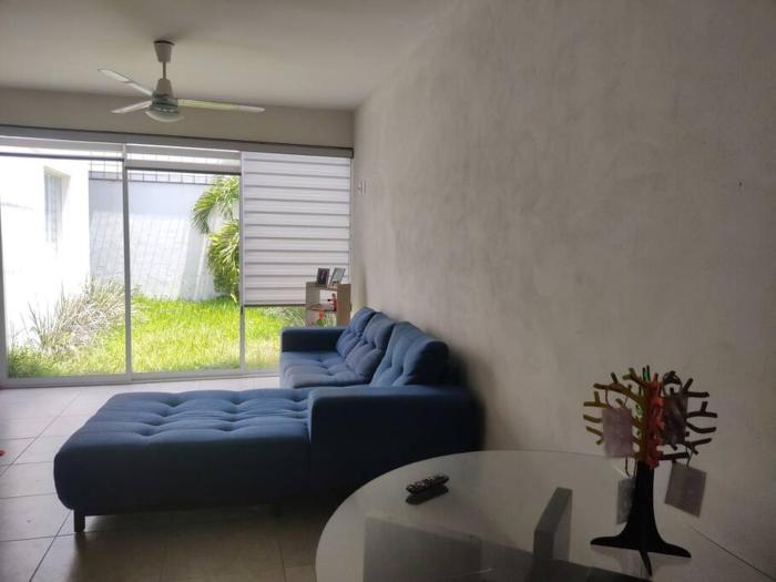 Bonita casa amueblada