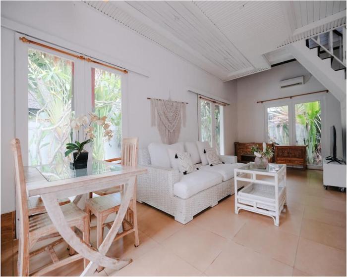 Seaside Sanctuary - Walk to Canggu Beach - Unit Timur