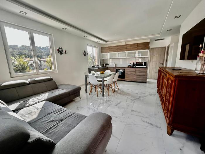 Villa Appartement 3 chambres, refait à neuf, piscine, proche mer et gare