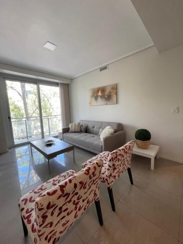 Dpto de alta categoría, completo y cómodo en el corazón de Mendoza