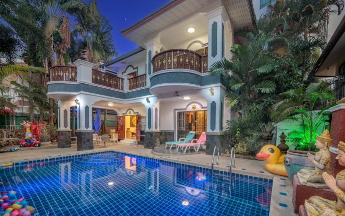 Villa Madee near Walking Street and beaches