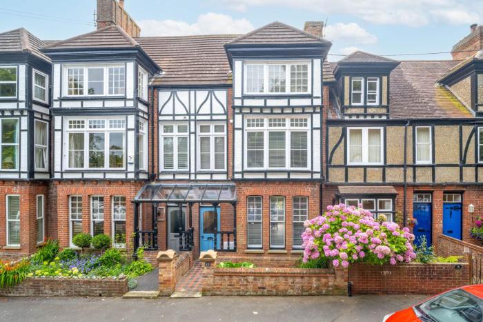 Sea Thrift House by Big Skies Cottages