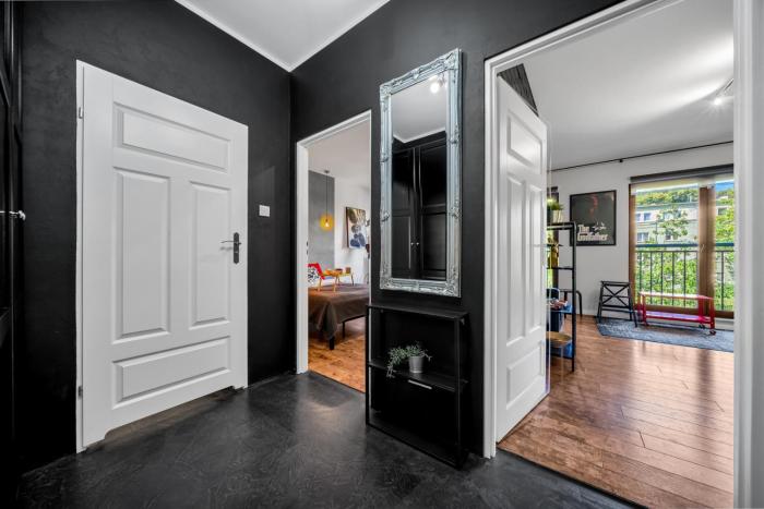 Warsaw Leszno Apartment with Parking - by Rentujemy