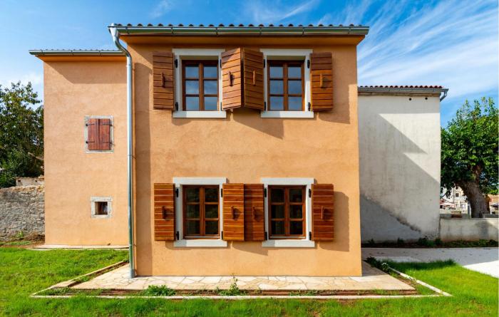 Awesome Home In Svetvincenat With Wifi