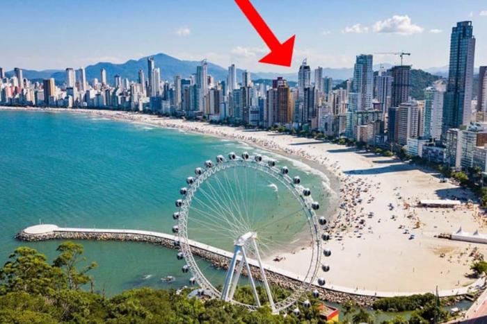 Apto 235 m2 Alto padrão Vista mar 3 suítes