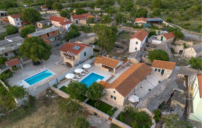 Cozy Home In Primosten With Wifi