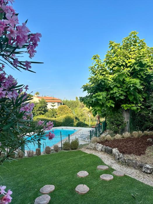 T2 Mandelieu Cannes - Résidence calme -piscine - proche commodités