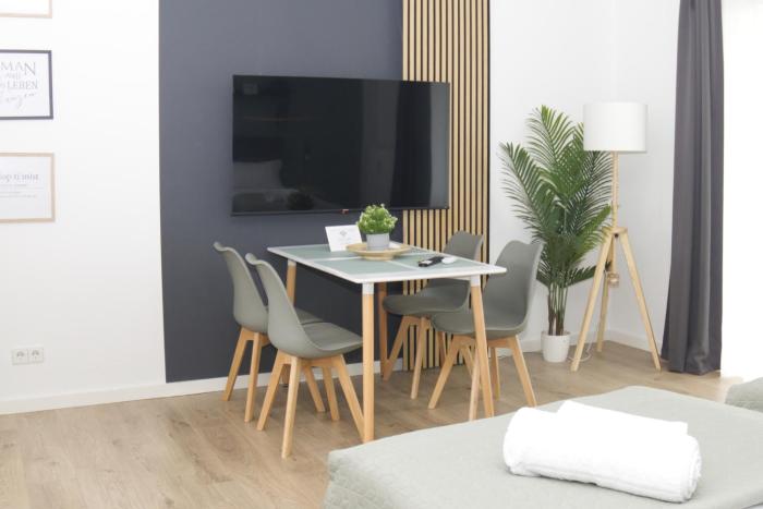 GRAzzOO 3 getrennte Zimmer 3x Smart TV