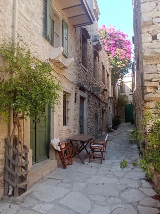 Τριώροφη οικία σε Μεσαιωνικό οικισμό