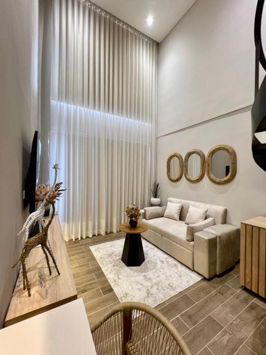 Beautiful! Brand New Apt old town