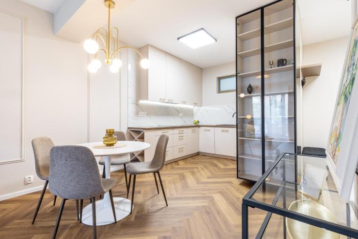 AH Luxury Designer Aparment Bastova