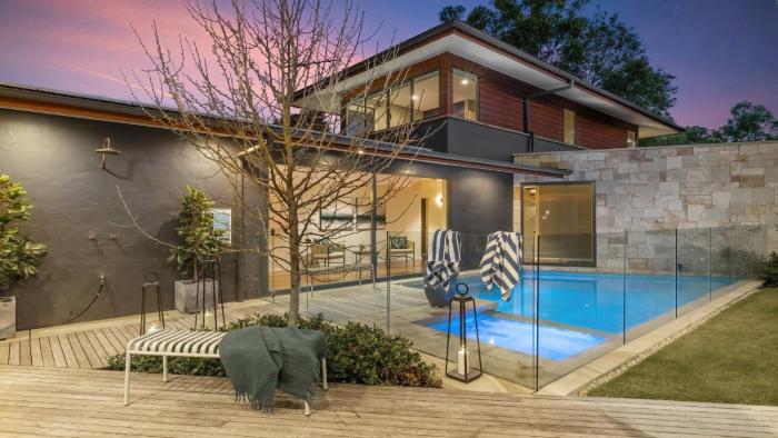 Hunter Villa - The Vintage