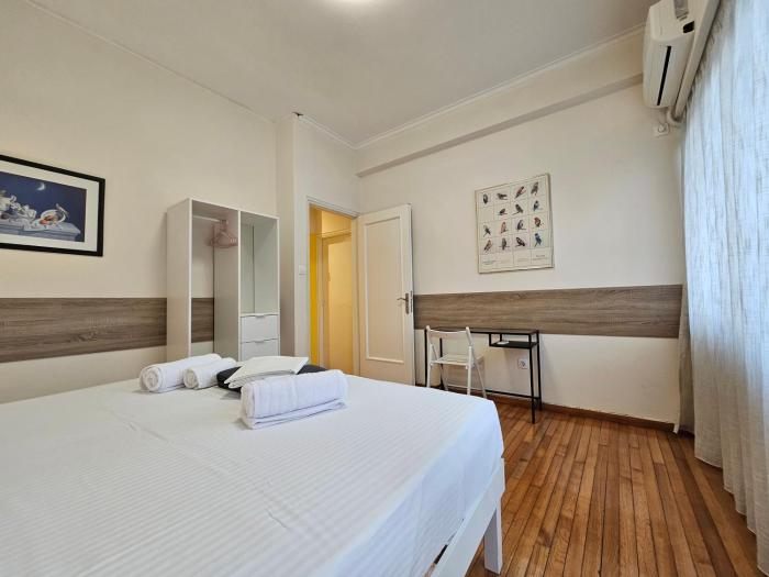 Citys corner spot by YHA