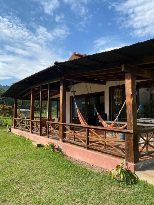 Paraíso selvático Casa de campo