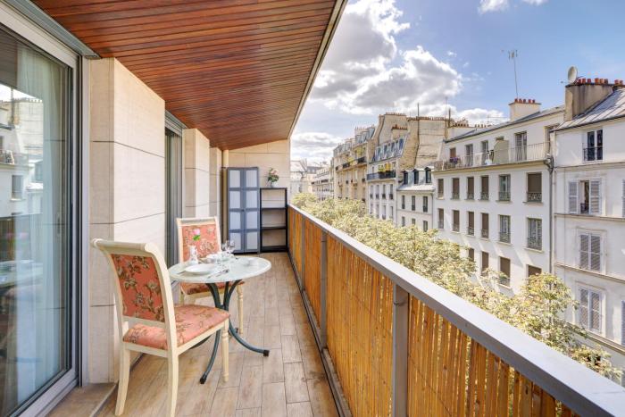 Élégance Parisienne, Vue Luxueuse Imprenable