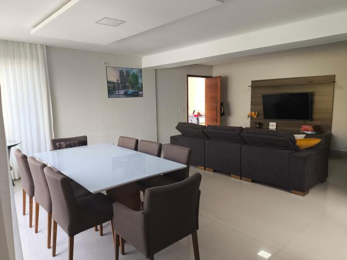 Piscina 1 suíte área gourmet completa