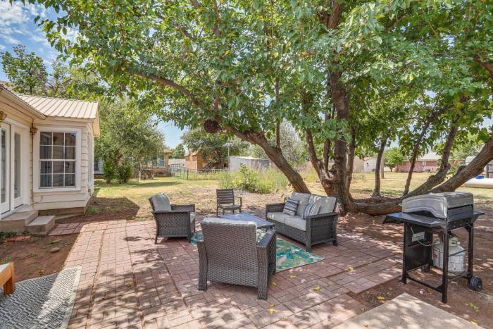 Pet Friendly Home with Yard and Grill in Crowell!