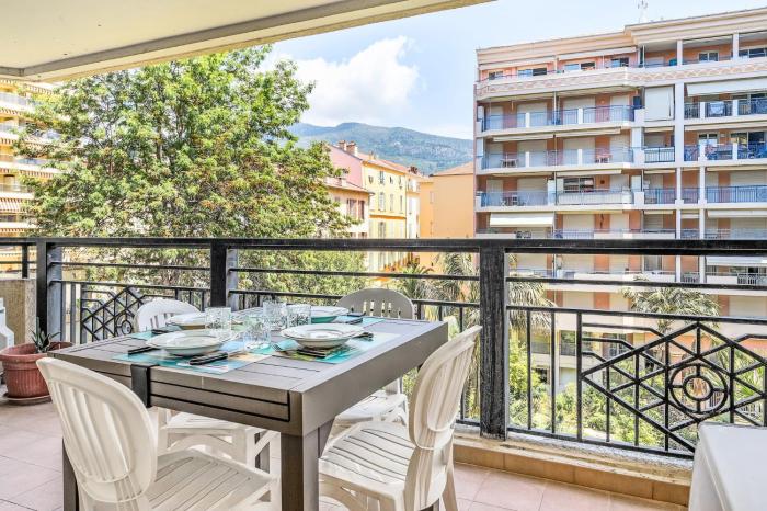 Splendide 2 pièces Vue Jardin, Calme, Plein Centre