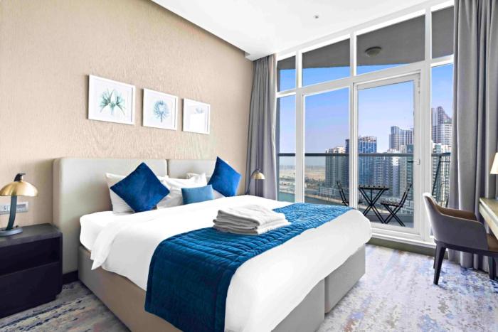 Vacay Lettings - Waterfront Studio with great Dubai Canal view