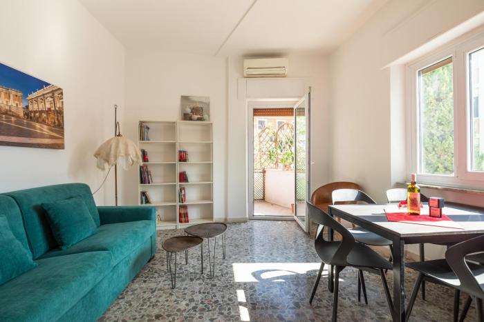 Luminous Family Apt with Balcony by St Peter