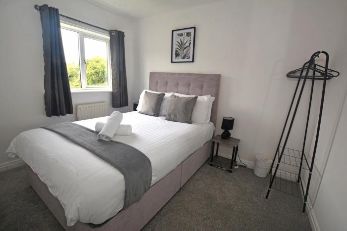 Victoria Dock 3 Bedroom House sleeps 5-Free Parking-Contractor Long Stay