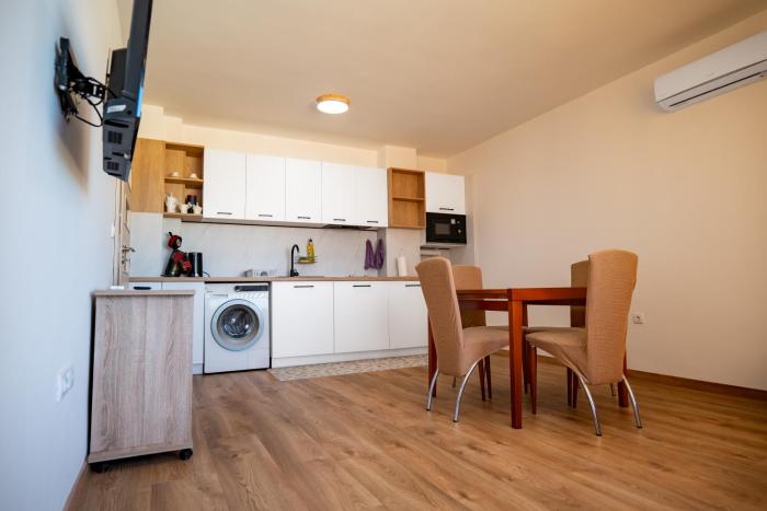 Galina Apartment Cozy Suite with FREE Parking