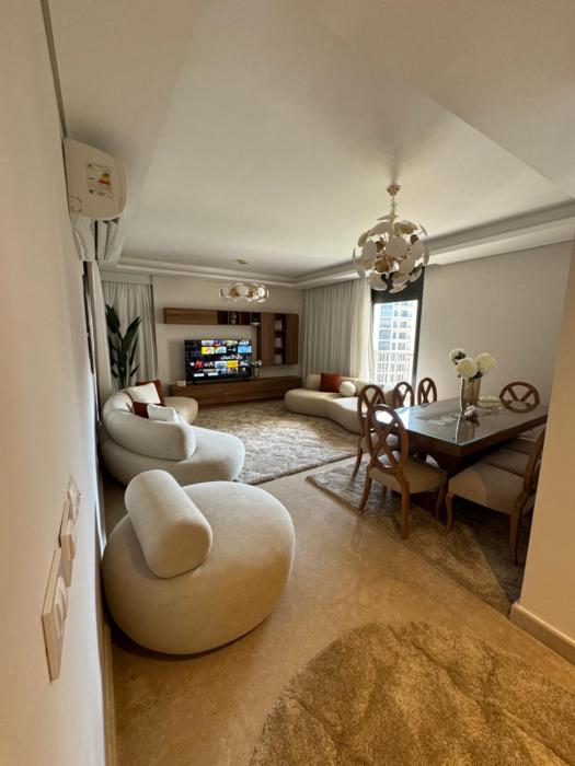 شقه فندقيه فاخره ابراج Zed Tower الشيخ زايد