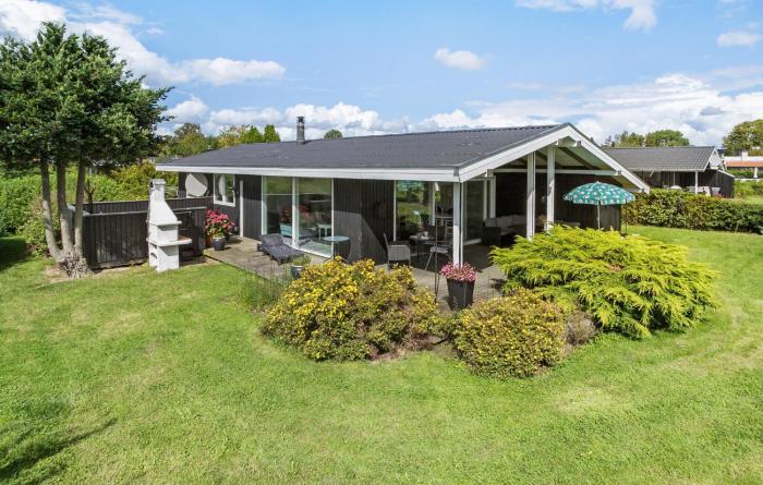 3 Bedroom Gorgeous Home In Juelsminde