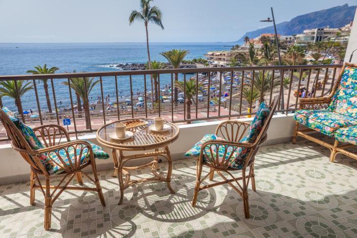 CASA DE FRANCO - ocean view, 50m from Playa la Arena, fibre net