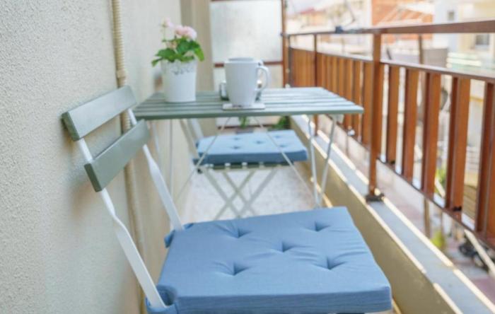 Coastal Sleeps 4 with Free Parking