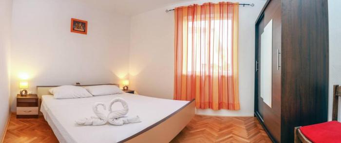 Room Goli 1