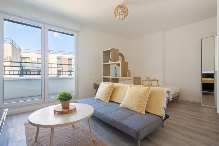 Le Péruvien - Saint-Cyr-LEcole - Free Parking