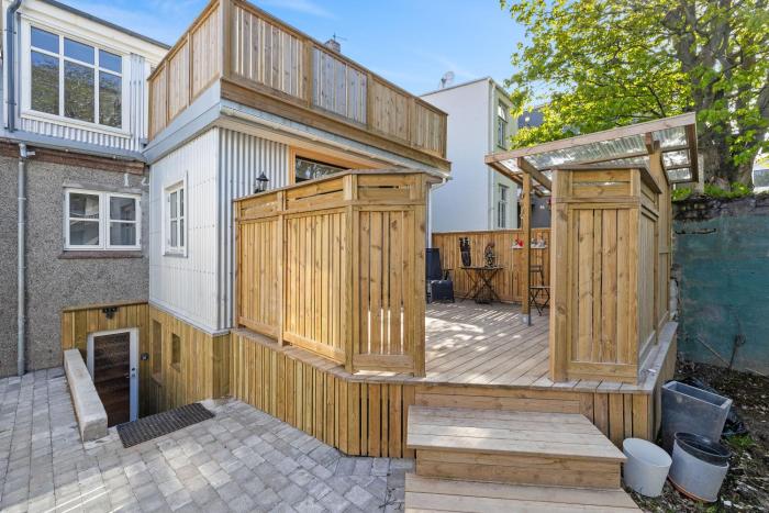 Vibrant Urban Oasis in the Heart of the City