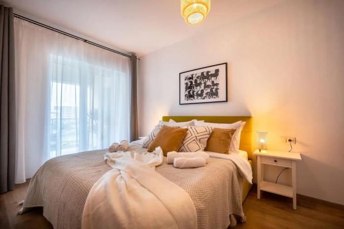 LakeView Cozy Nook - Tennis, UnderGround Parking, Modern, Balcony