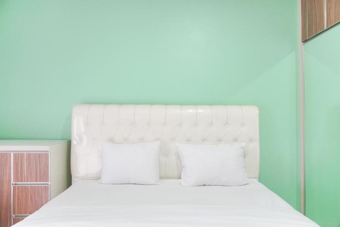 Comfort Living and Homey Studio Signature Park Grande Apartment By Travelio