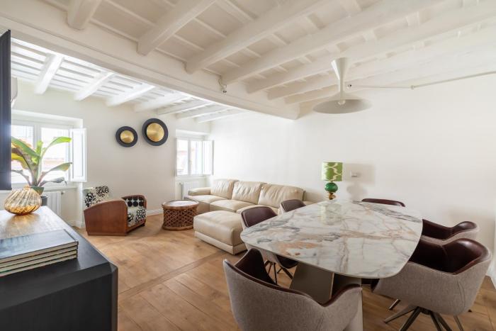 Elegance and Charm in Splendid Via Giulia