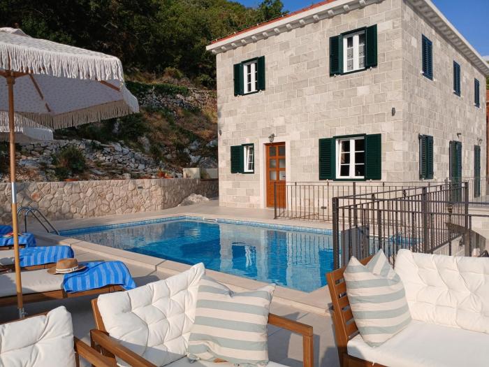 Beautiful new 3-bedroom house, near Cavtat,parking