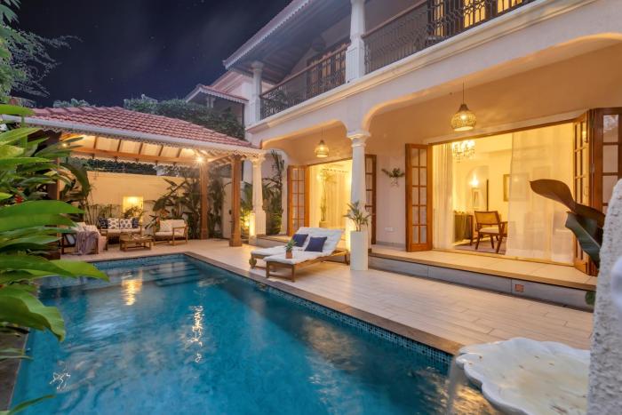 ELIVAAS 4 BHK with Pvt pool & Bar - PinkSky